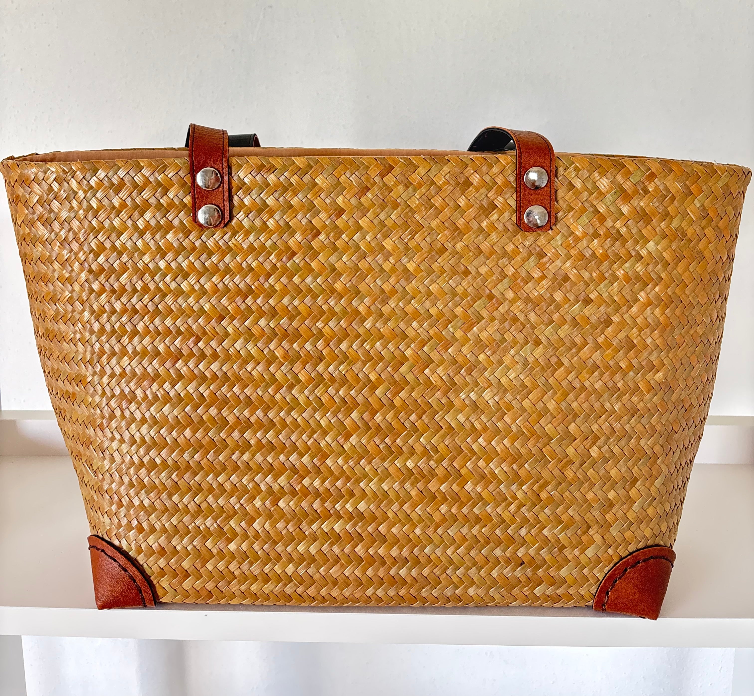 Handwoven Krajood (Woven) Alphabet E