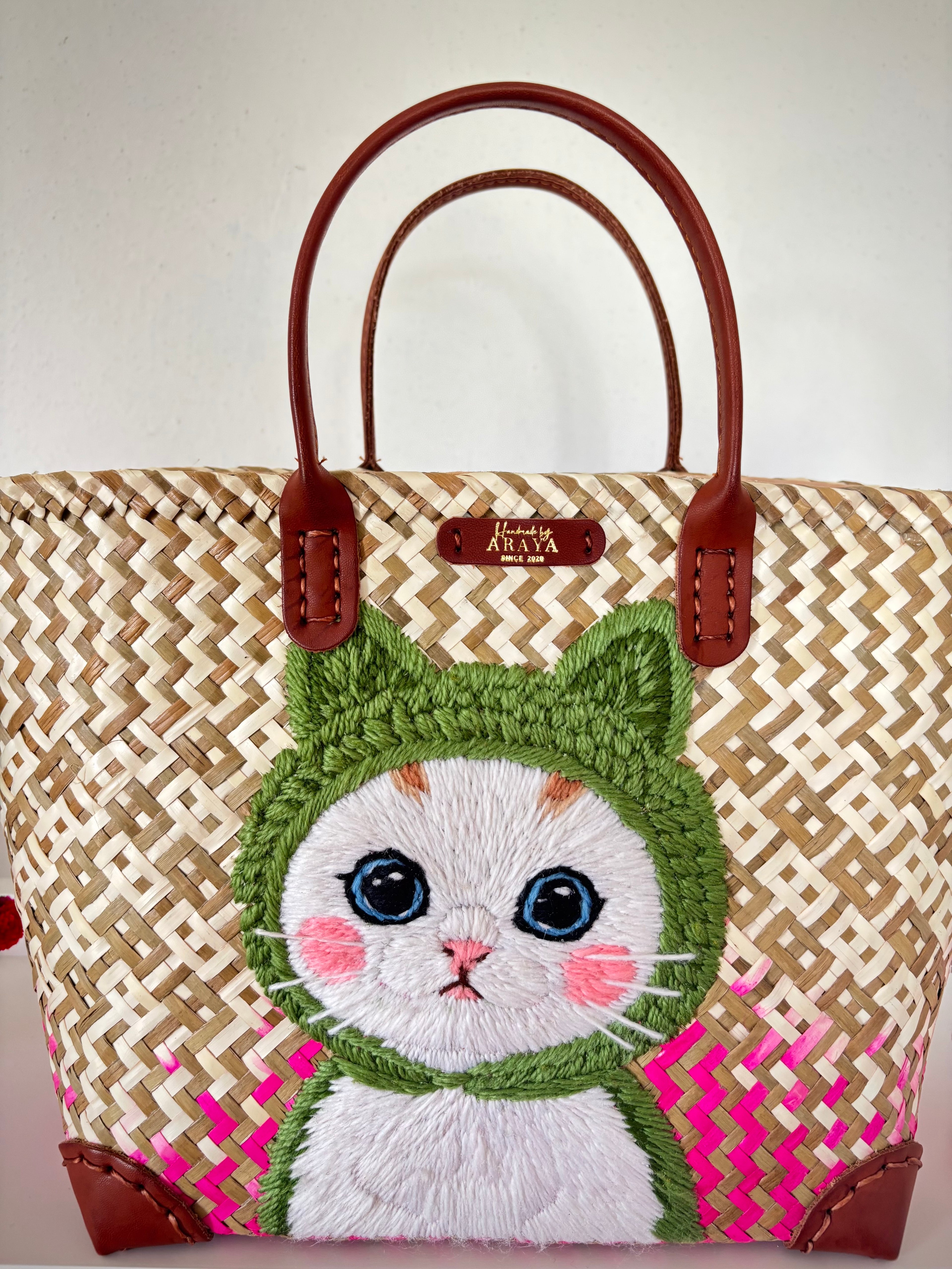 Natural Woven Bag in Green Cat Style!