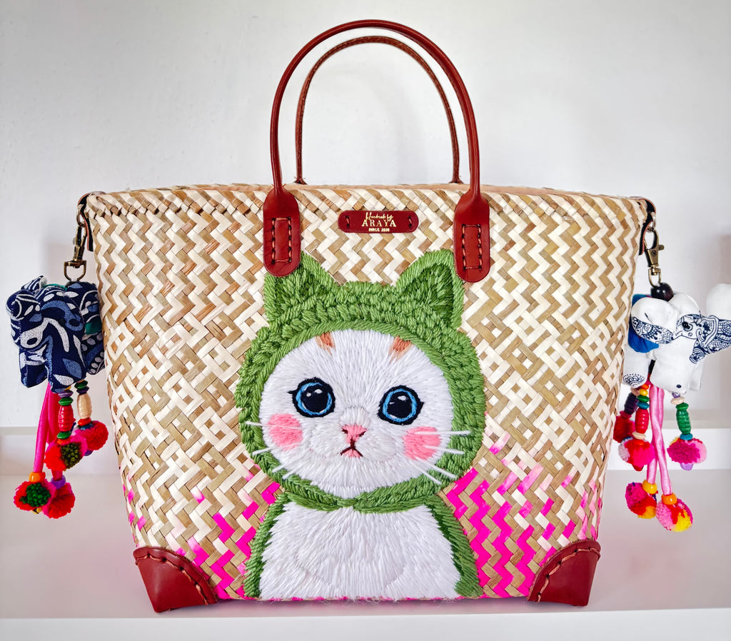 Natural Woven Bag in Green Cat Style!