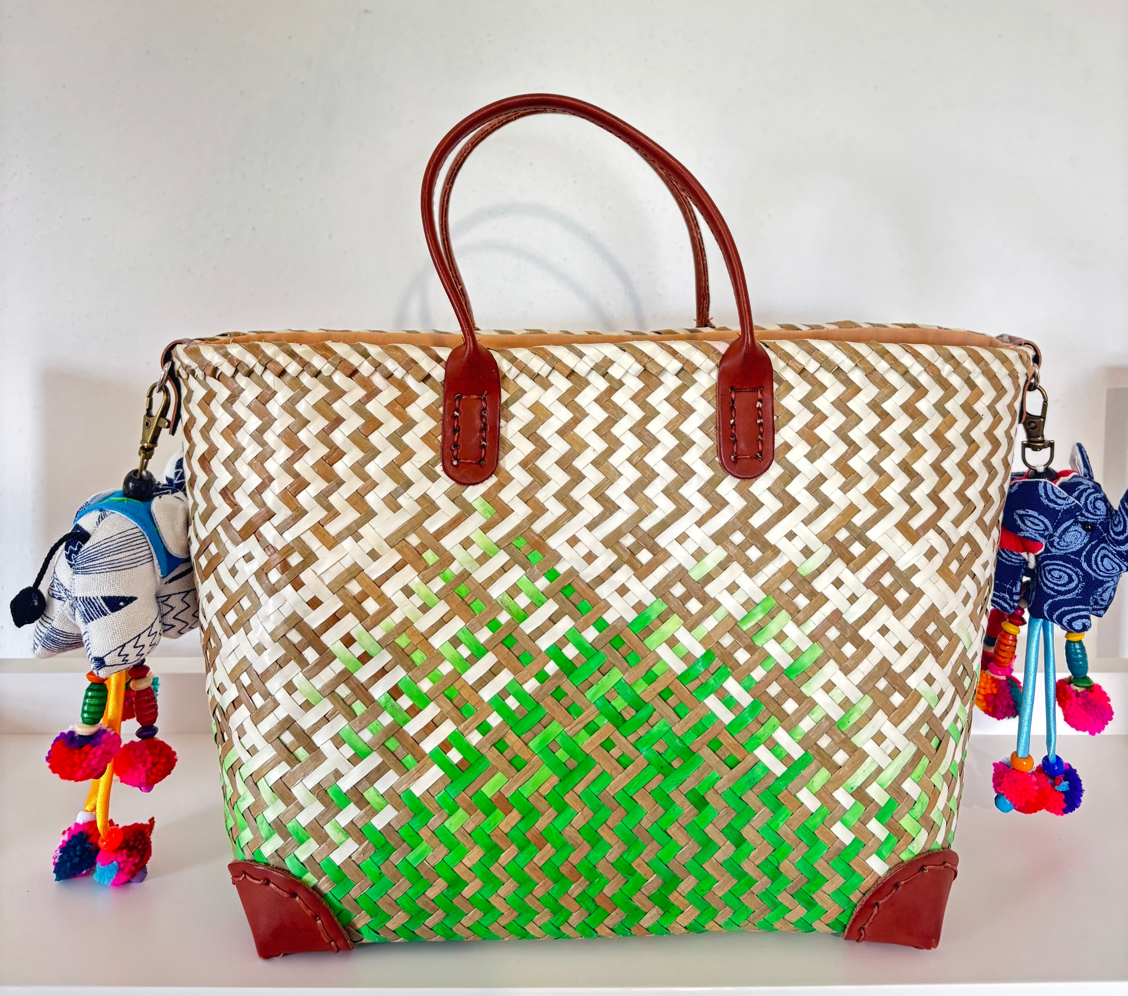 Natural Krajood (Woven) Bag in Elegant brown Cat Style! ++Two Adorable Elephant Keychains