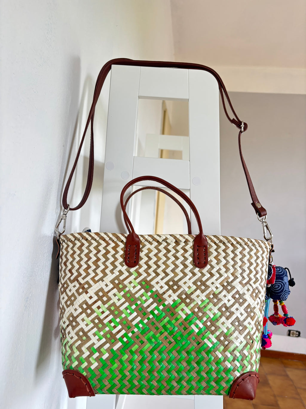 Natural Krajood (Woven) Bag in Elegant White Cat Style! ++Two Adorable Elephant Keychains