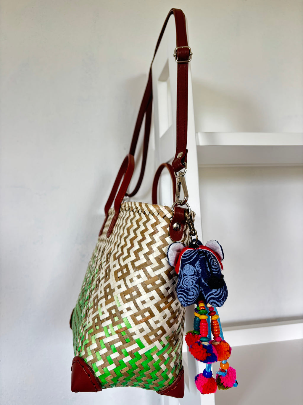 Natural Krajood (Woven) Bag in Elegant White Cat Style! ++Two Adorable Elephant Keychains