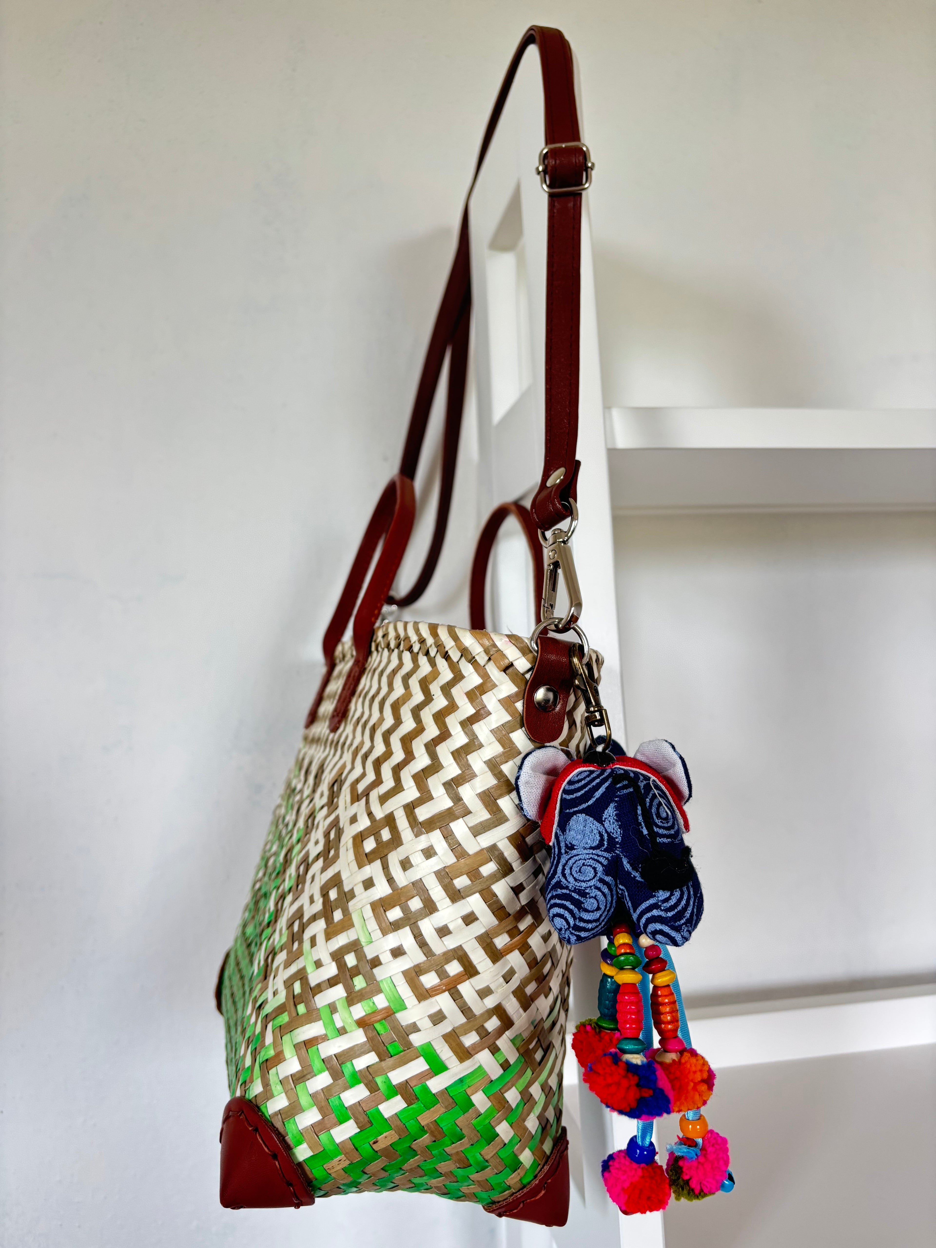 Natural Krajood (Woven) Bag in Elegant White Cat Style! ++Two Adorable Elephant Keychains