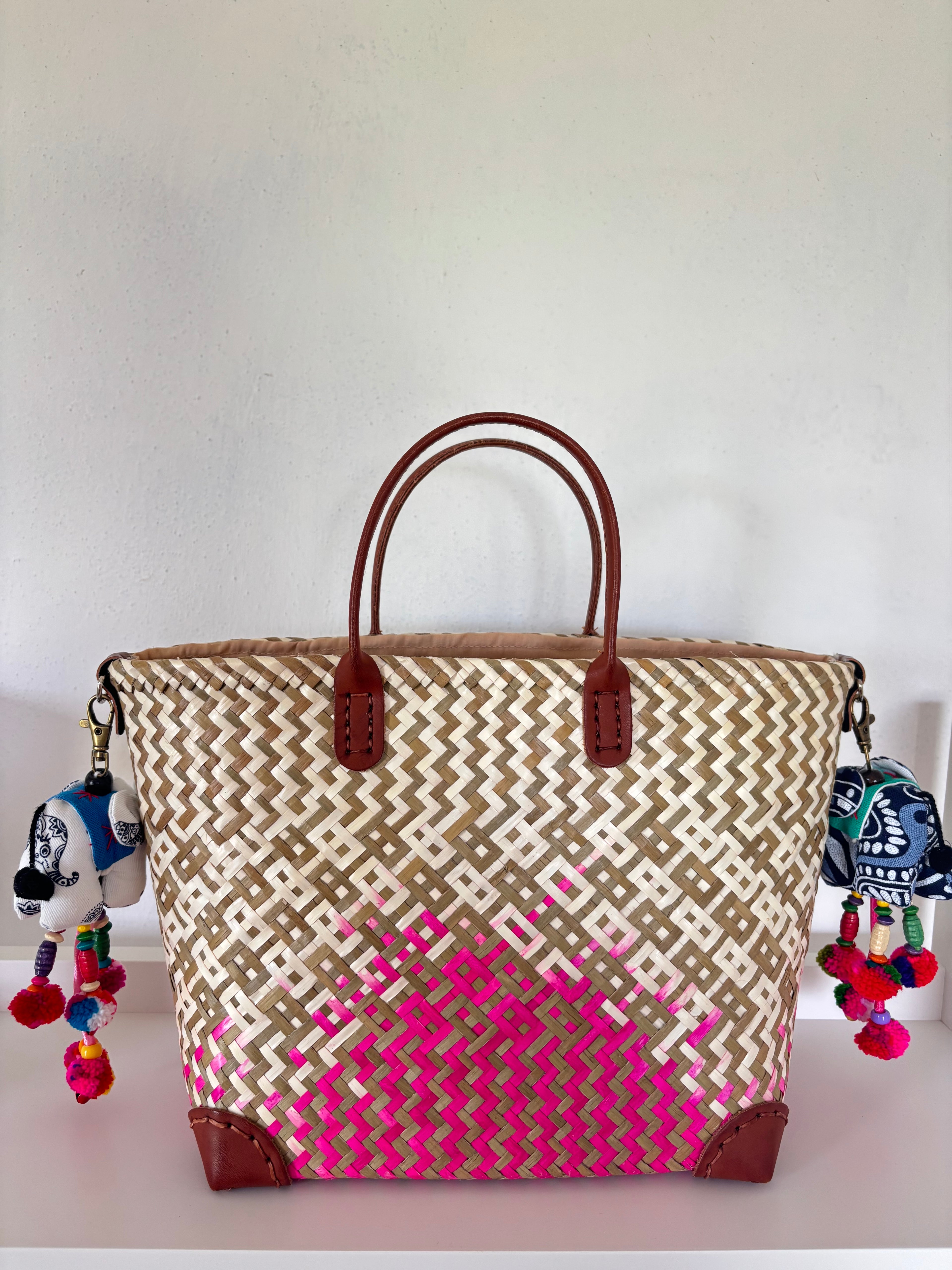 Natural Woven Bag in Green Cat Style!